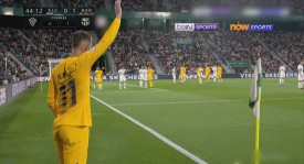 荷甲金靴范尼斯特鲁伊：与罗纳尔多并肩的足球传奇与国家队遗憾