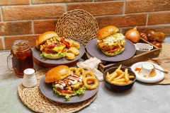 欧冠对决：巴塞罗那进攻哑火 矿工队1-0关键反击取胜